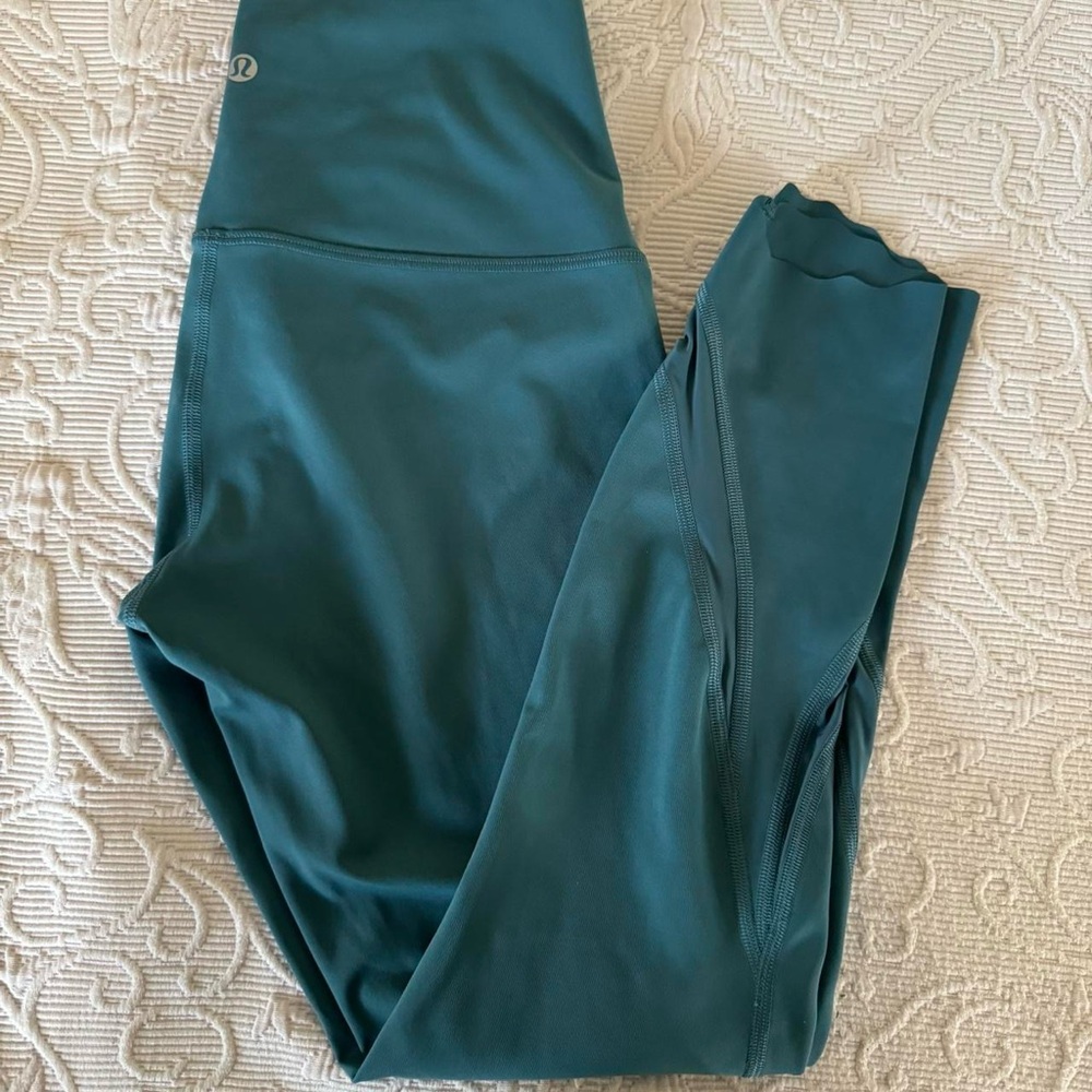 Lululemon Wunder under capri leggings